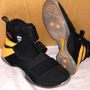 Lebron soldier 10